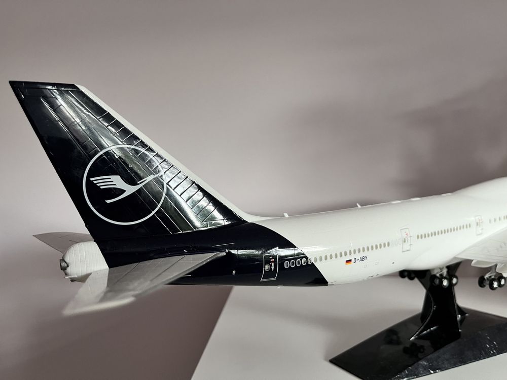 Model samolotu Boeing 747-800 Lufthansa