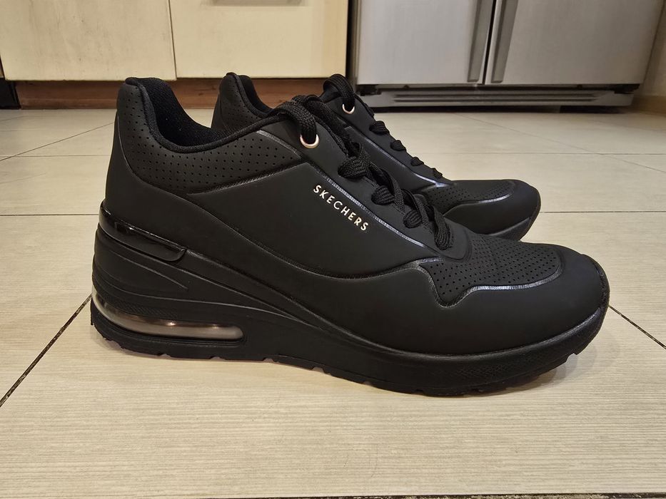 Женские кроссовки Skechers Million Air-Elevated Air  38 размер.