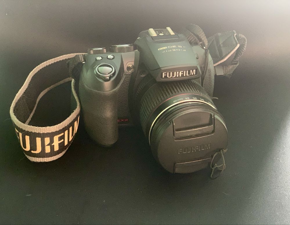 FujiFilm HS20EXR + wyzwalacz, torba, SD itd
