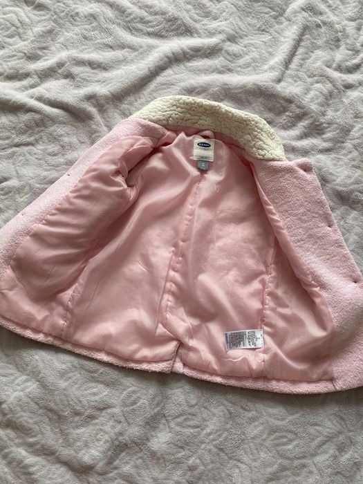 Красиве пальто на дівчинку