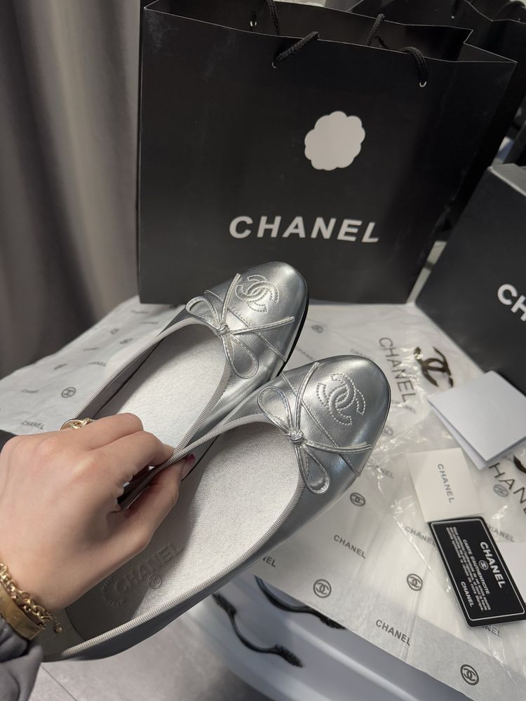 Серебряные серебристые балетки chanel туфли балетки