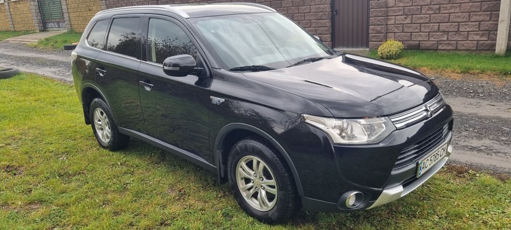 Outlander PHEV, Аутлендер