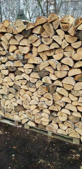drewno kominkowe i opałowe układane  Chrzanów