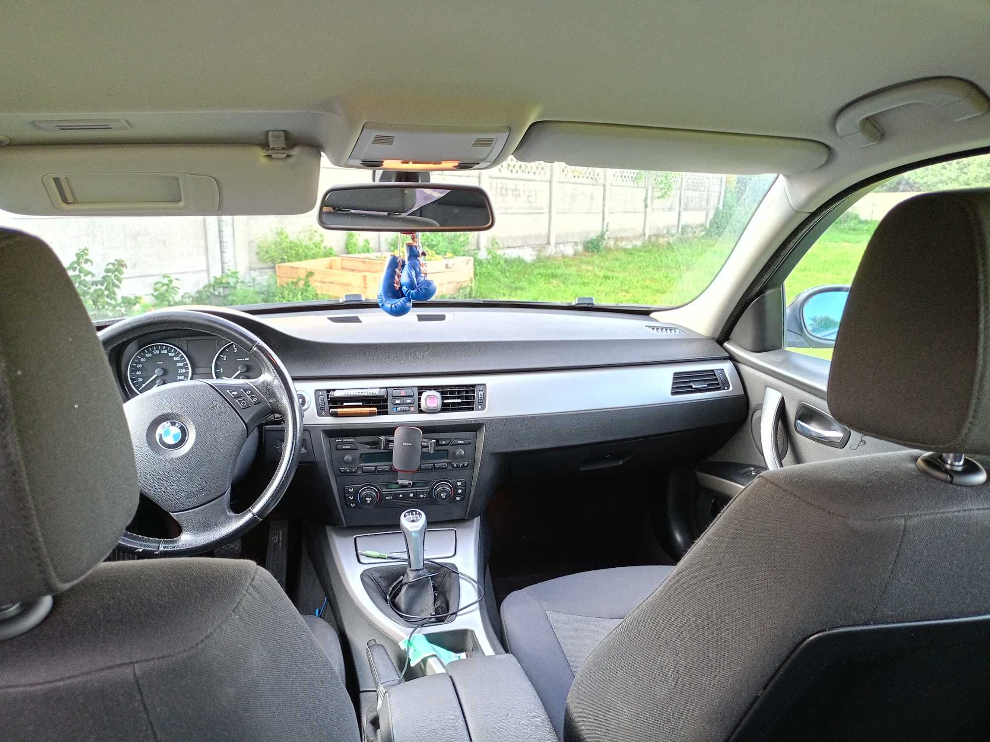 Sprzedam bmw e 90 318i