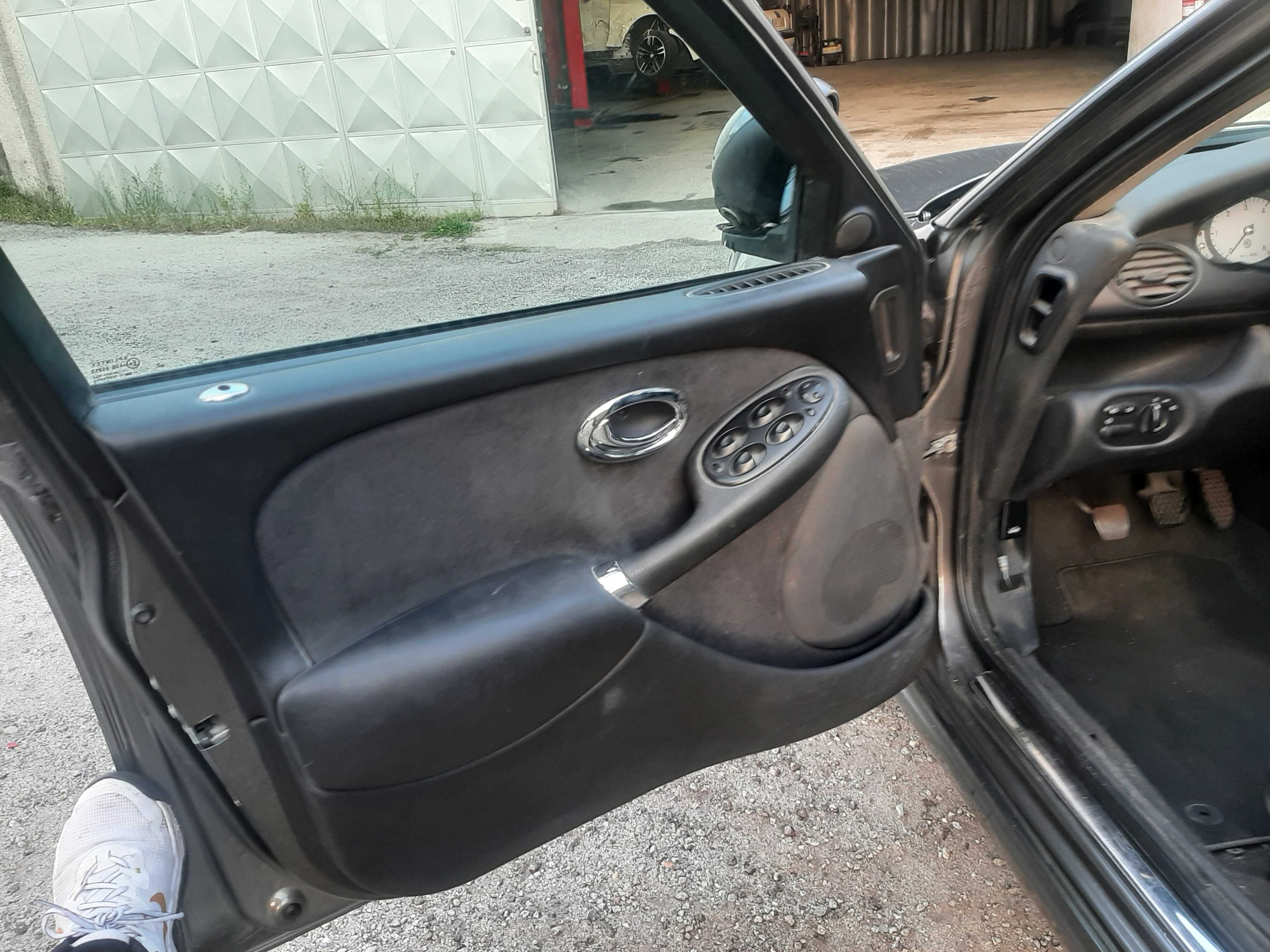 PARA PEÇAS / VENDIDA COMPLETA  /   MG ZT-T  2.000 D 136 CV  /  10/2003