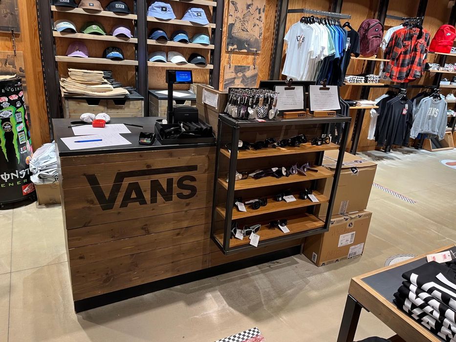 Meble sklepowe wyposażenie sklepu