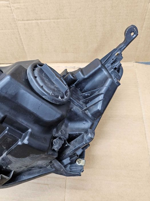 Reflektor Prawy Opel Astra J Xenon Led