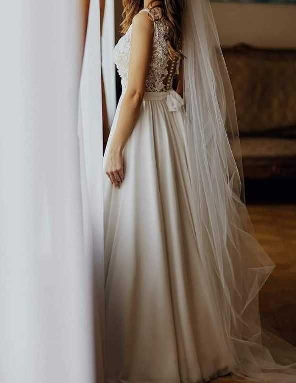Piękna suknia ślubna z koronkową górą xs 34