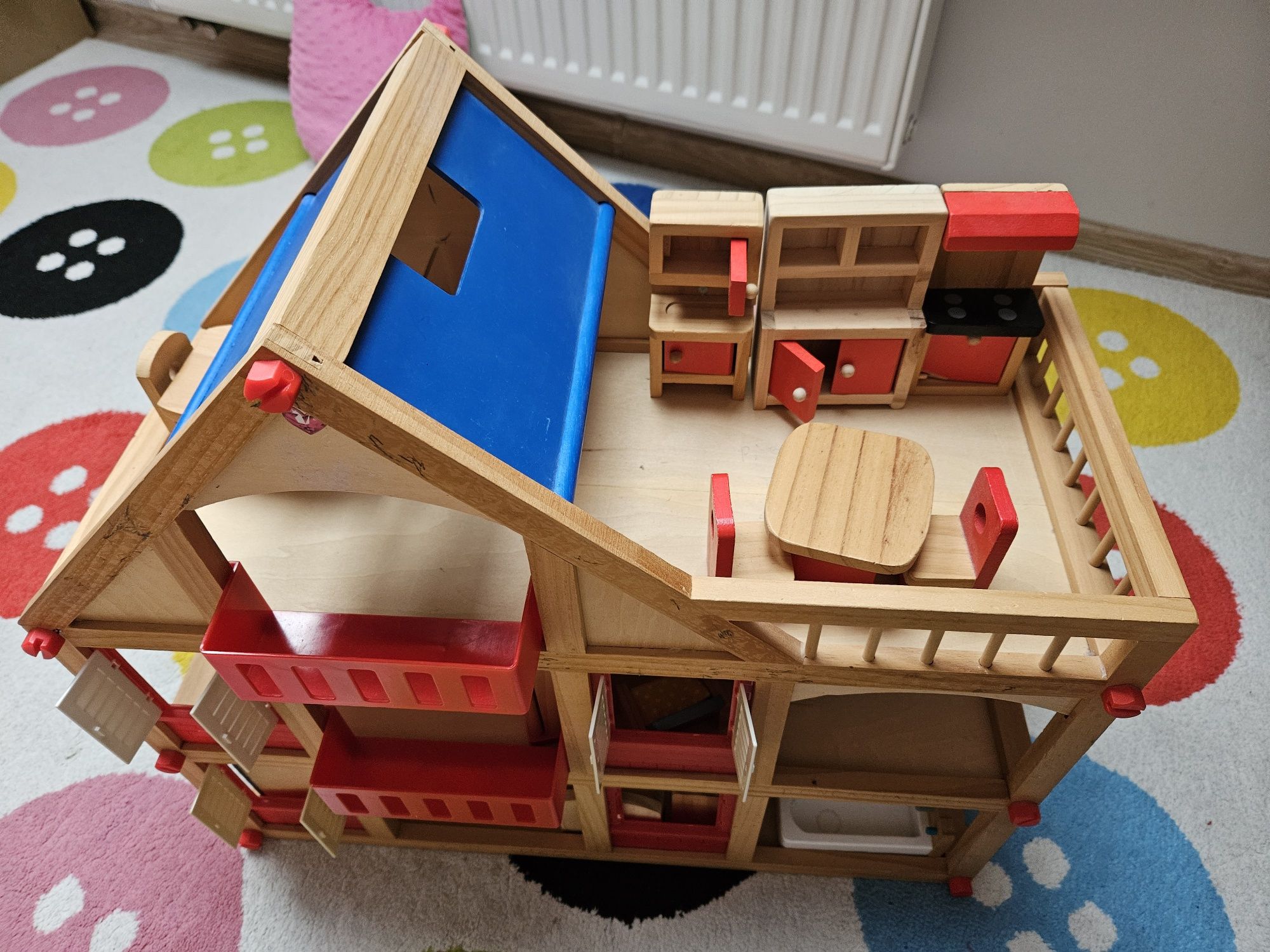 Drewniany domek dla lalek + meble lidl