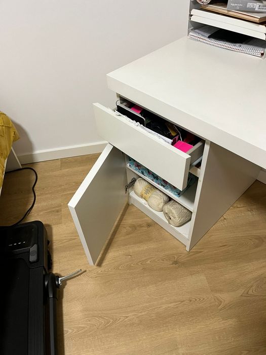 Secretaria ikea com gavetas