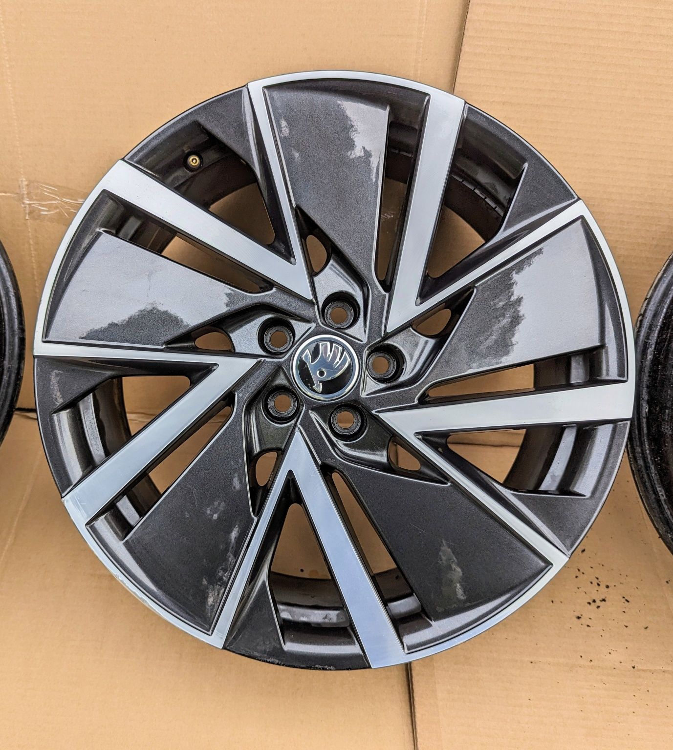 Oryginalne Felgi Skoda 18"  5X100  Rapid Scala Fabia