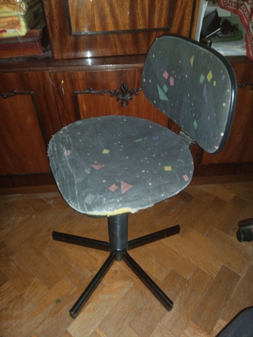 Офісне крісло, для дитини.