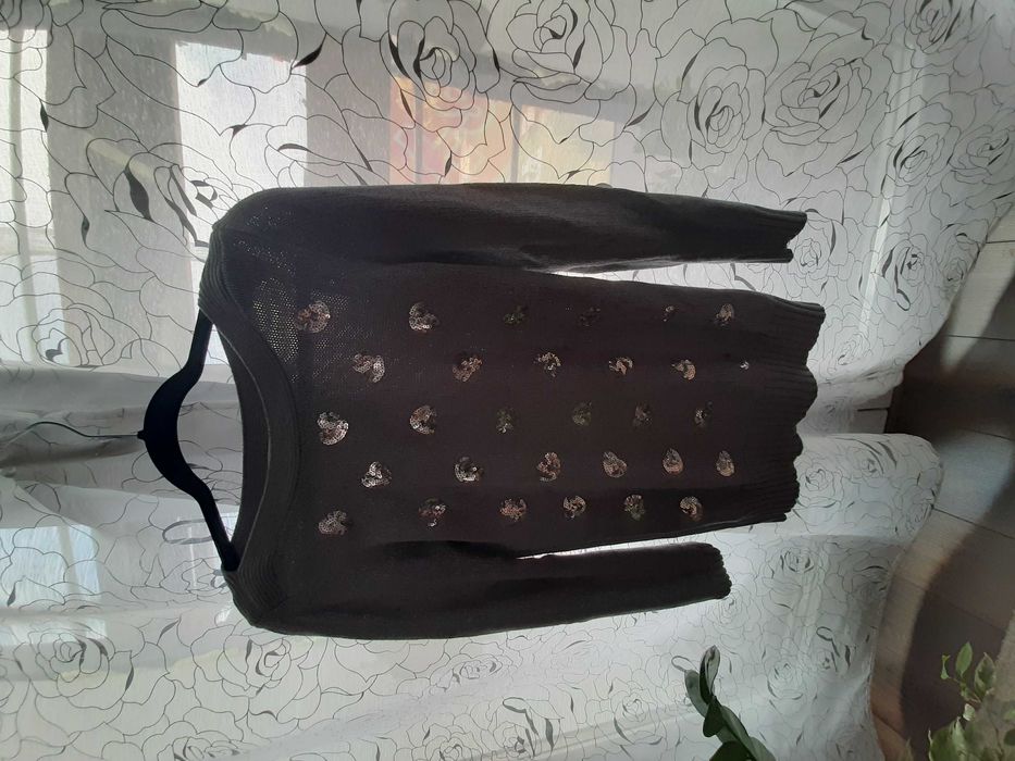 Swetr szary z serduszkami