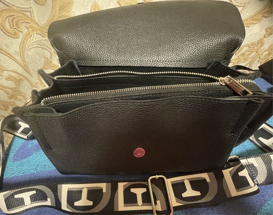 Продам шкіряну жіночу сумочку. Виробник Італія. Vera Pelle