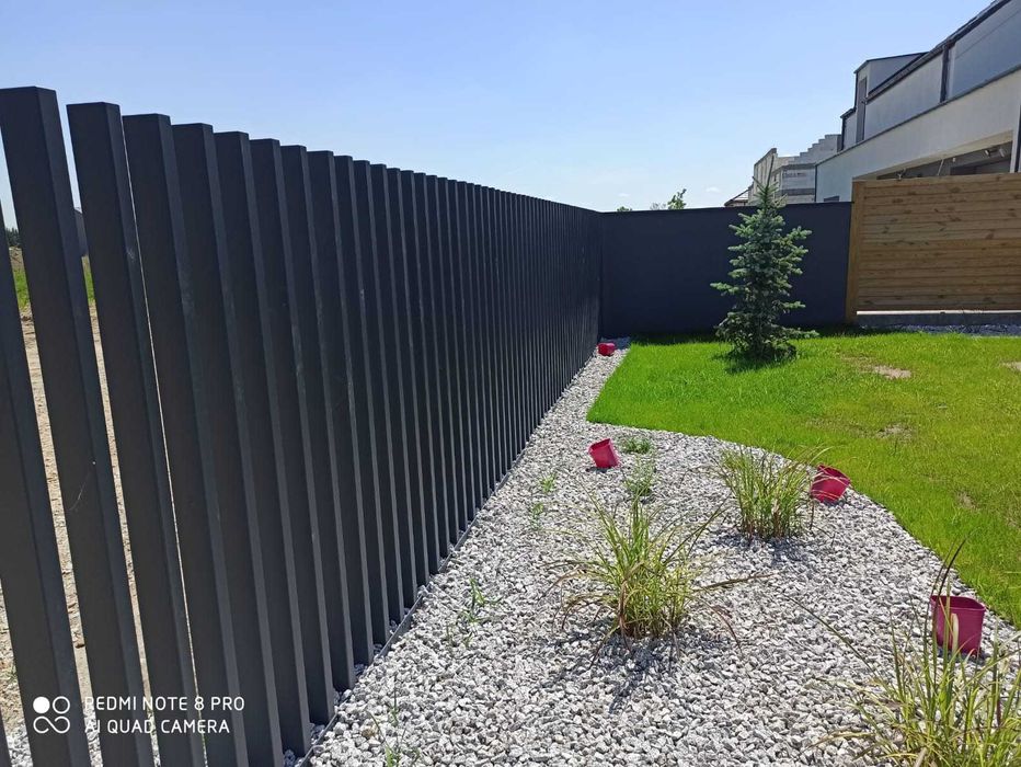 .. Ogrodzenie nowoczesne, palisada pionowa Aluminium