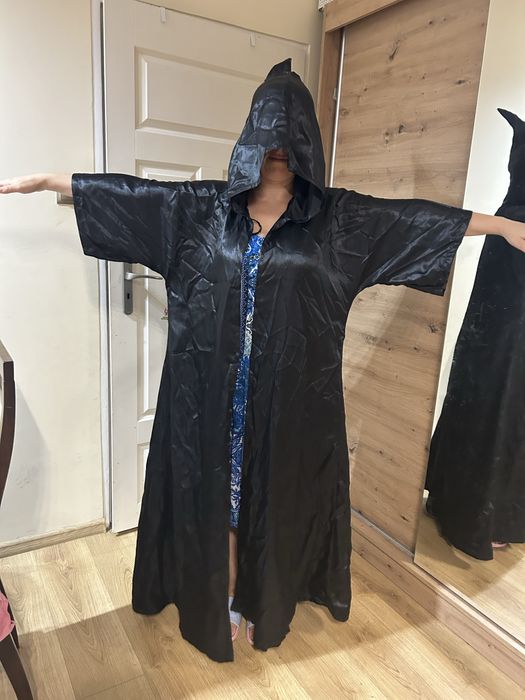 Peleryna z kapturem i rękawami, długa czarna