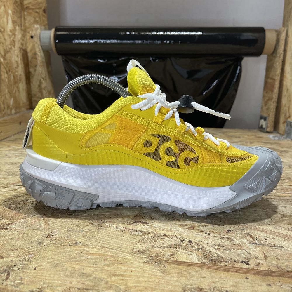 Чоловічі кросівки Nike ACG Mountain Fly 2 Yellow White