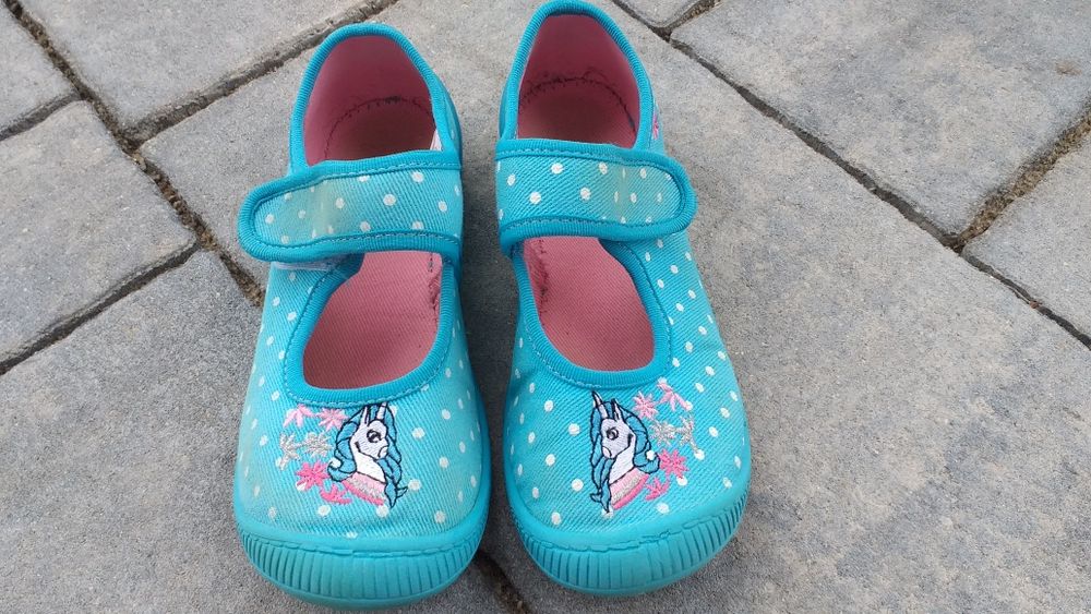 Buciki , kapcie szkolne rozmiar 30