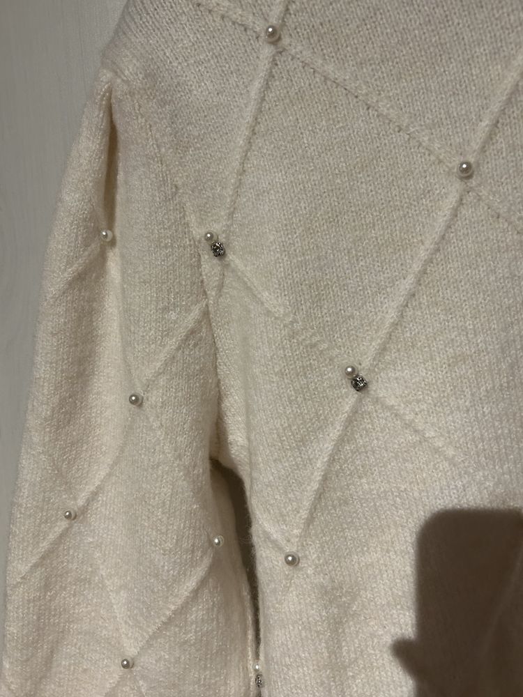 Sweter ze zdobieniami Reserved