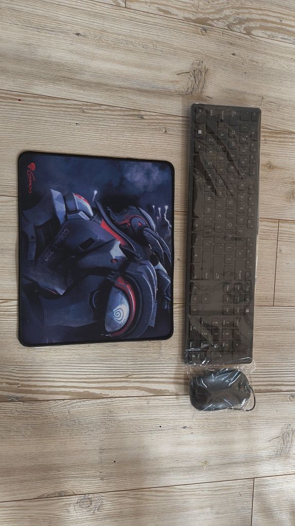 Klawiatura i myszka marki Asus