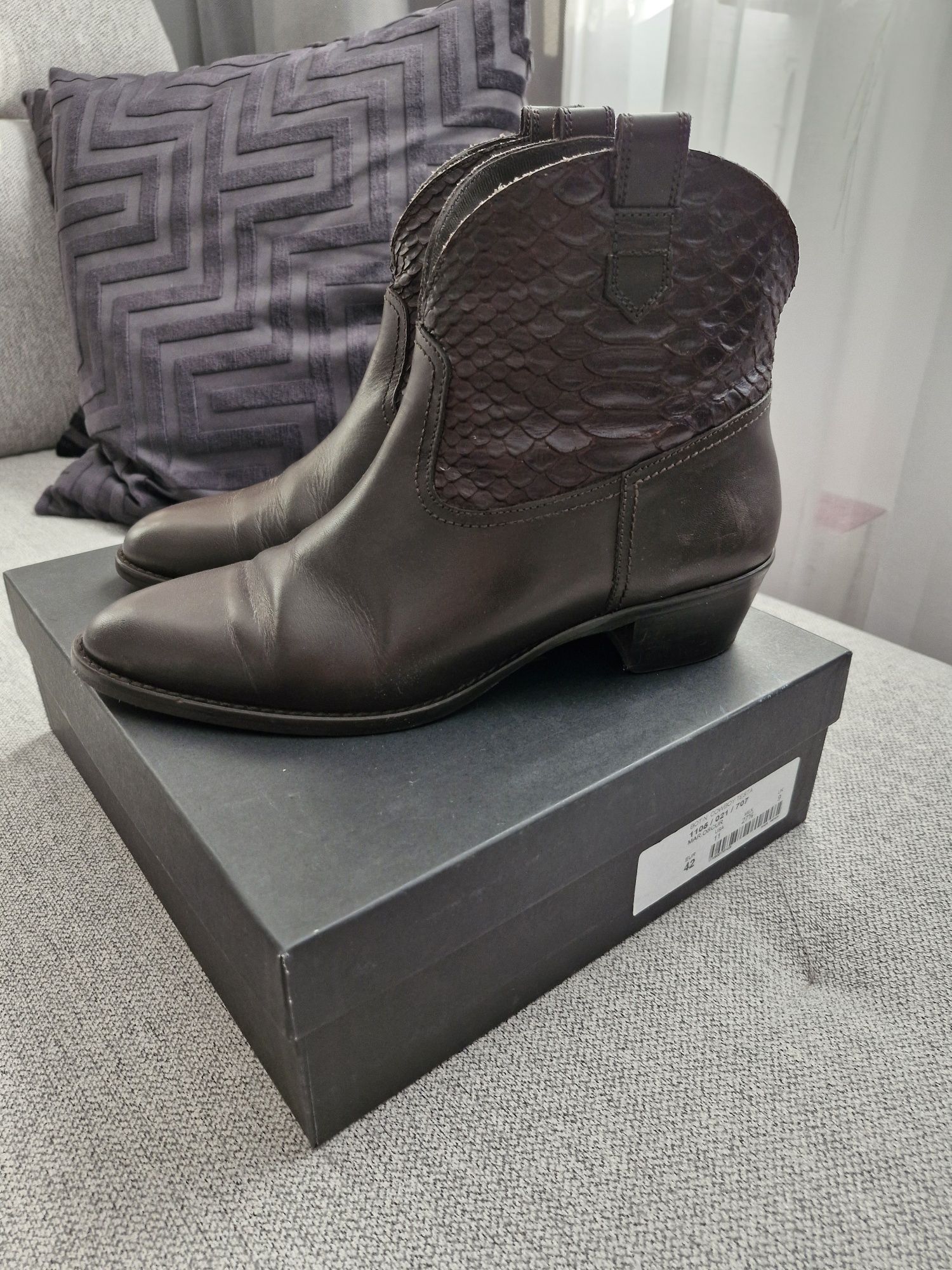 Kowbojki damskie Massimo Dutti 42
