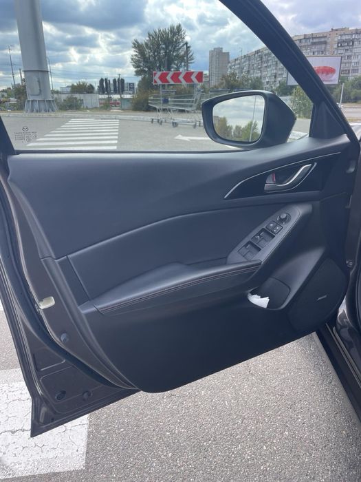 Продам авто Mazda 3 2,5