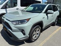 Toyota RAV4 Hybrid XLE Premium 2021
