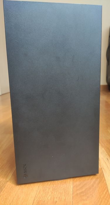 Xbox series X z kontrolerem