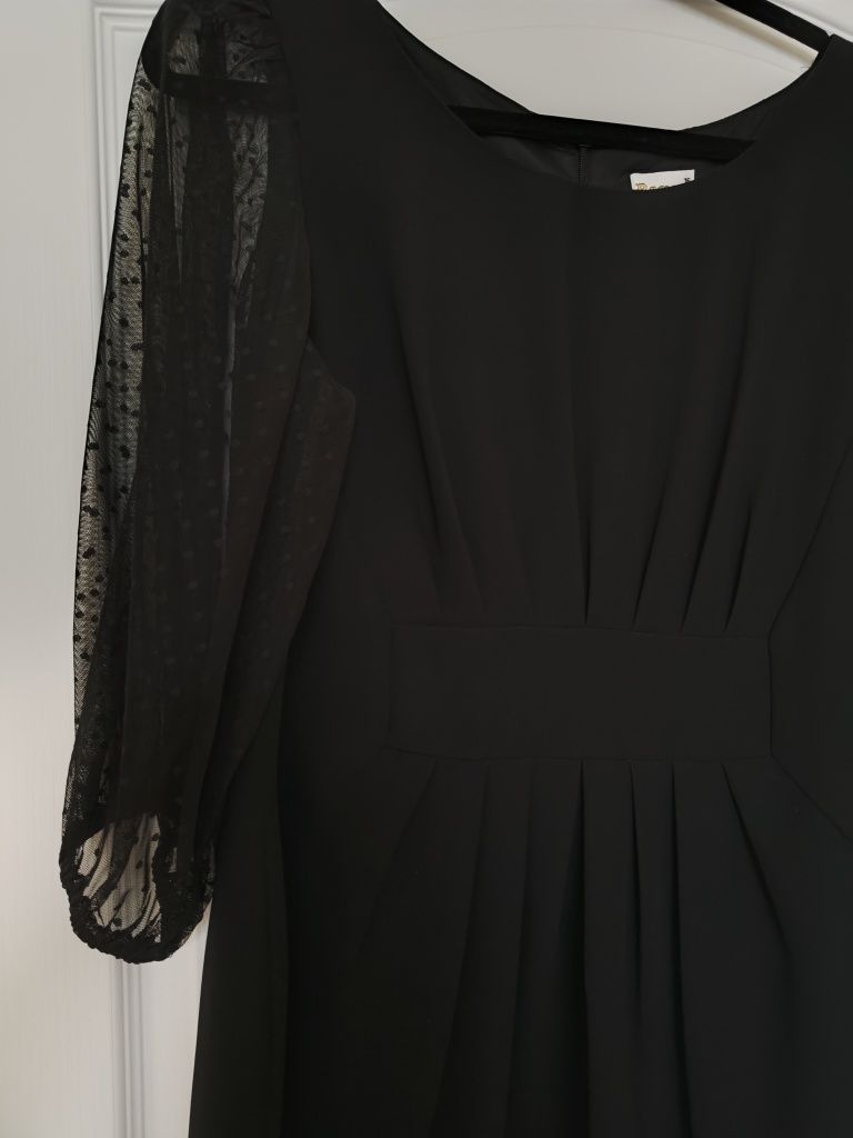 Sukienka w stylu Red Valentino