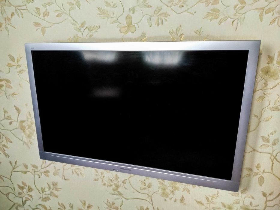 Телевізор Panasonic Viera TX-L42ES31