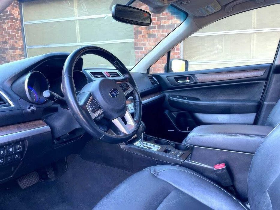 Subaru Outback Limited      2016