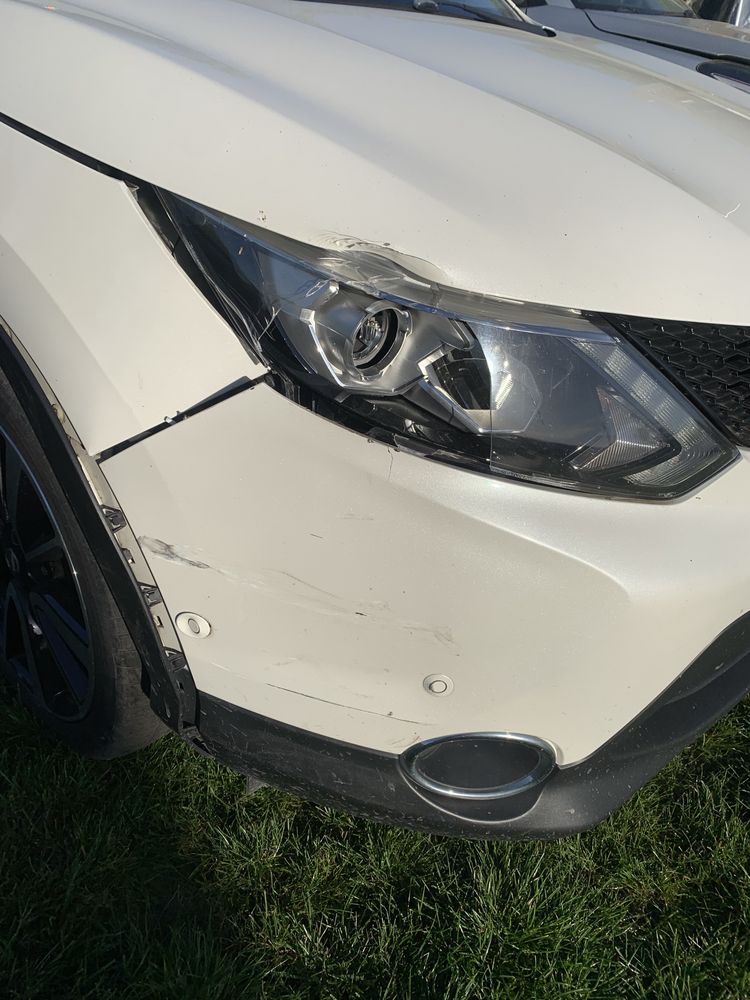 Nissan Qashqai 1,2 Benzyna Tekna