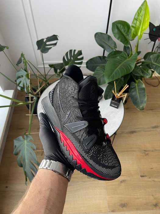 ЗНИЖКА! 44 (28см) Nike Kyrie 7 Bred найк кайрі 7 чорні баскетбольні