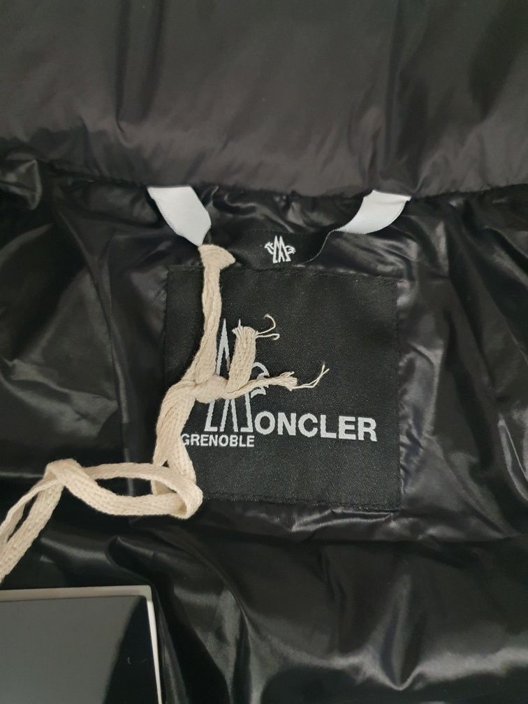 Puchowa kurtka Moncler