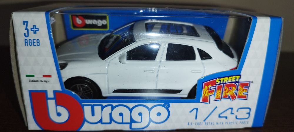 Bburago Street Fire Porsche Macan White, skala 1:43 Burago.