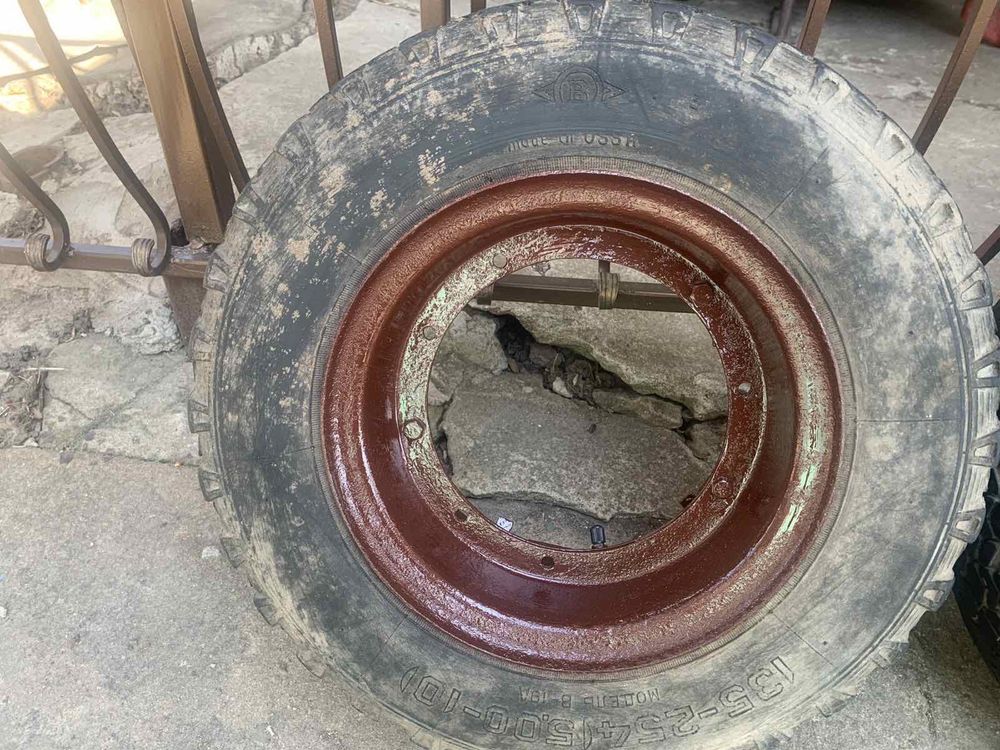 Шини та диски 5.00-10