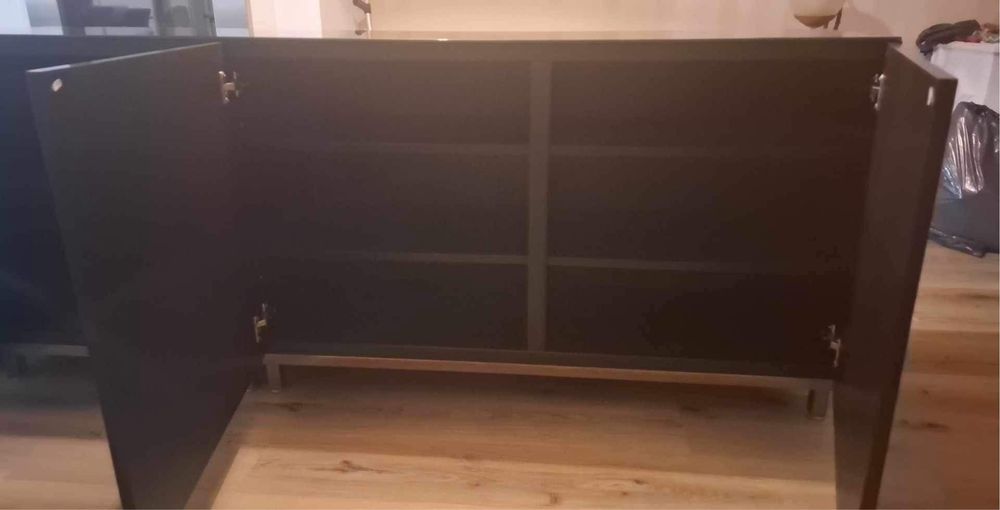 Aparador preto ikea com vidro