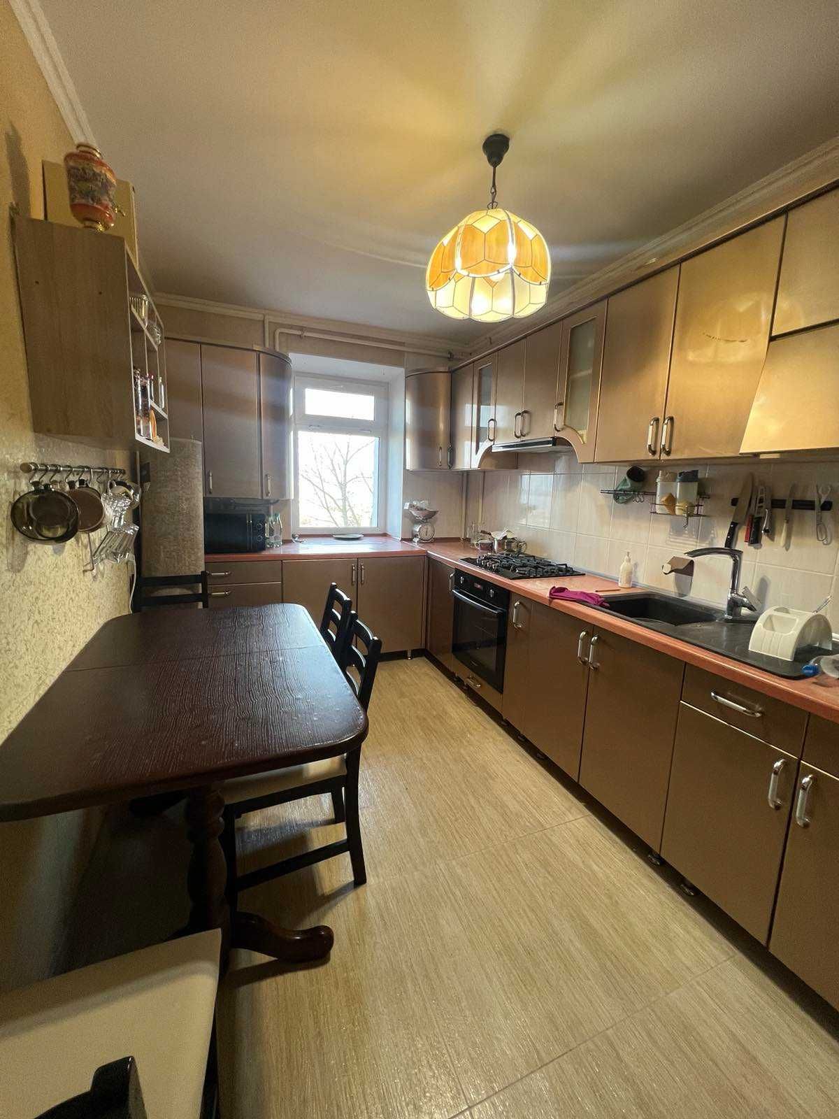 Продается 3-ком. чешка, автономное отопление, ремонт, Корабельный. Q
