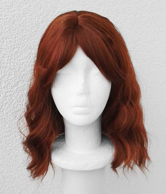 Brązowa ruda peruka falowana z prostą grzywką cosplay wig