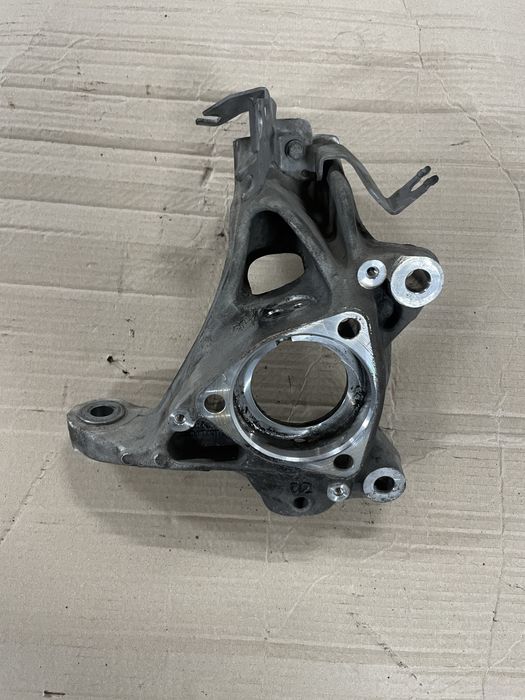 Цапфа ліва, тігуан 2, tiguan 2