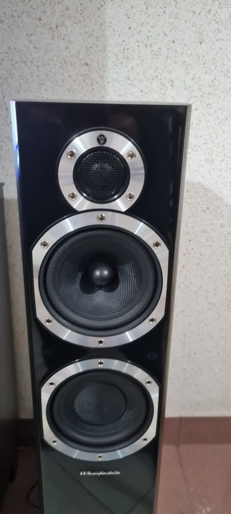 Colunas Wharfedale Diamond 10.4