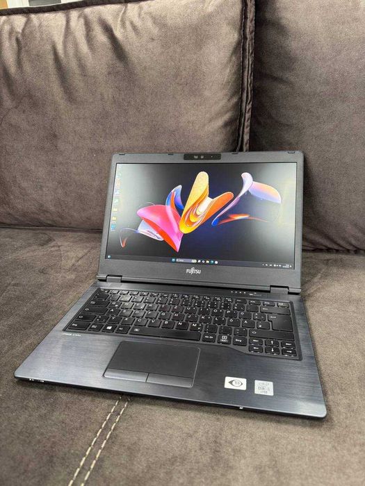 Сенсорний ноутбук Fujitsu LifeBook U7410 i5 10310U/16GB/SSD NVME 512GB