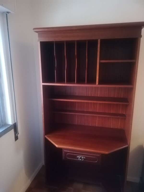 Vendo mobília de quarto casal em mogno
