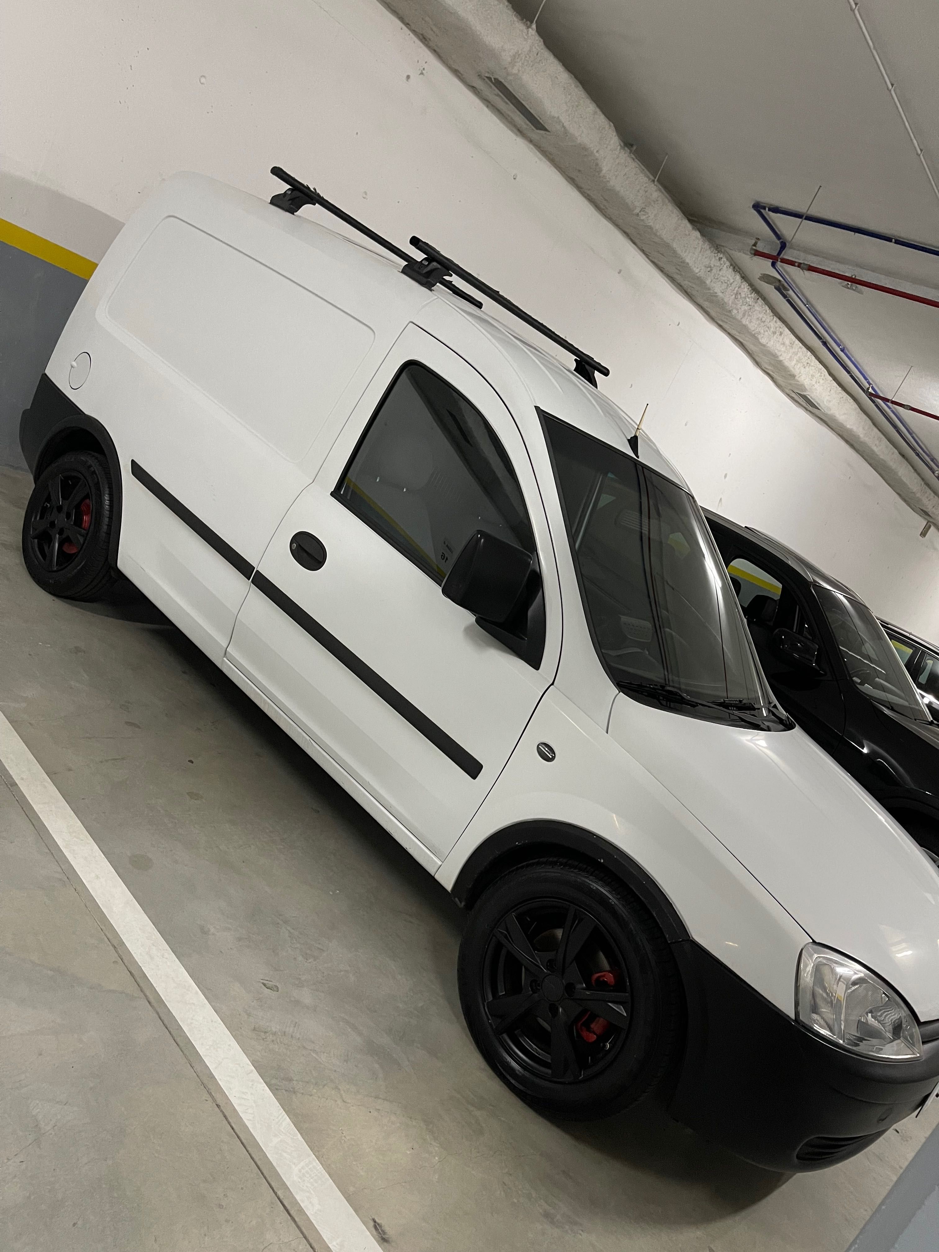 Opel Combo 1.7 muito conservada
