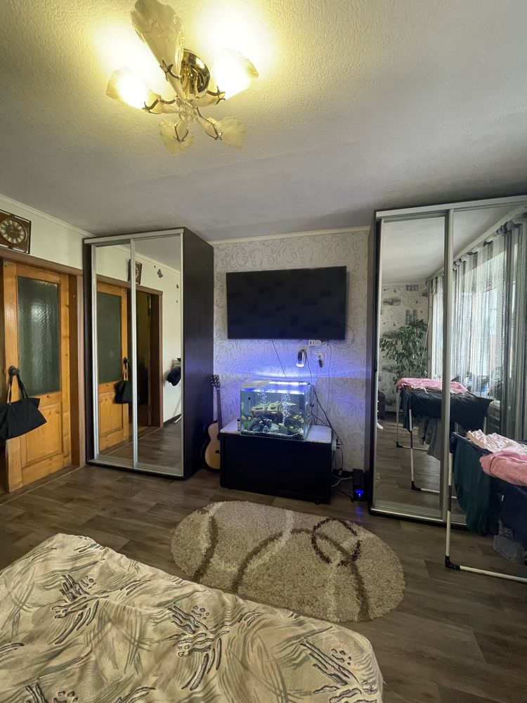 Продам 3-к квартиру в центрі міста
