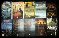 Livros de bolso Grisham Scarrow Nora Roberts