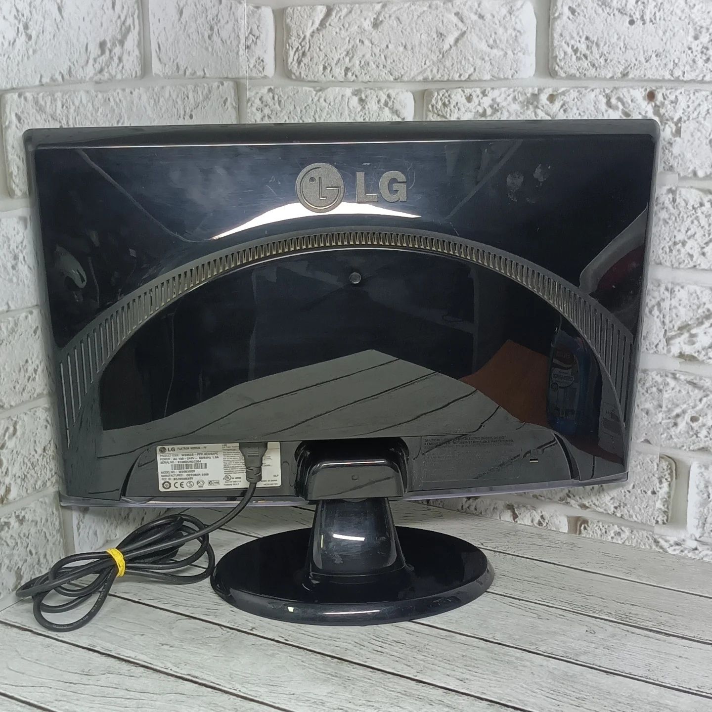 Монитор Lg Flactron W2053S
