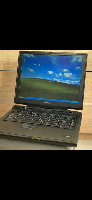 Retro Laptop Toshiba Pentium III pentium 3 stary