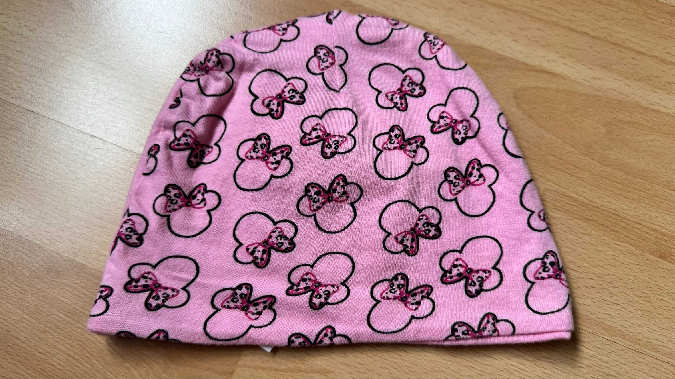 Śliczna cienka czapeczka z Minnie rozmiar 86-92cm