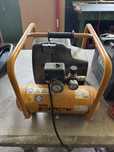 Kompresor Bostitch budowlany